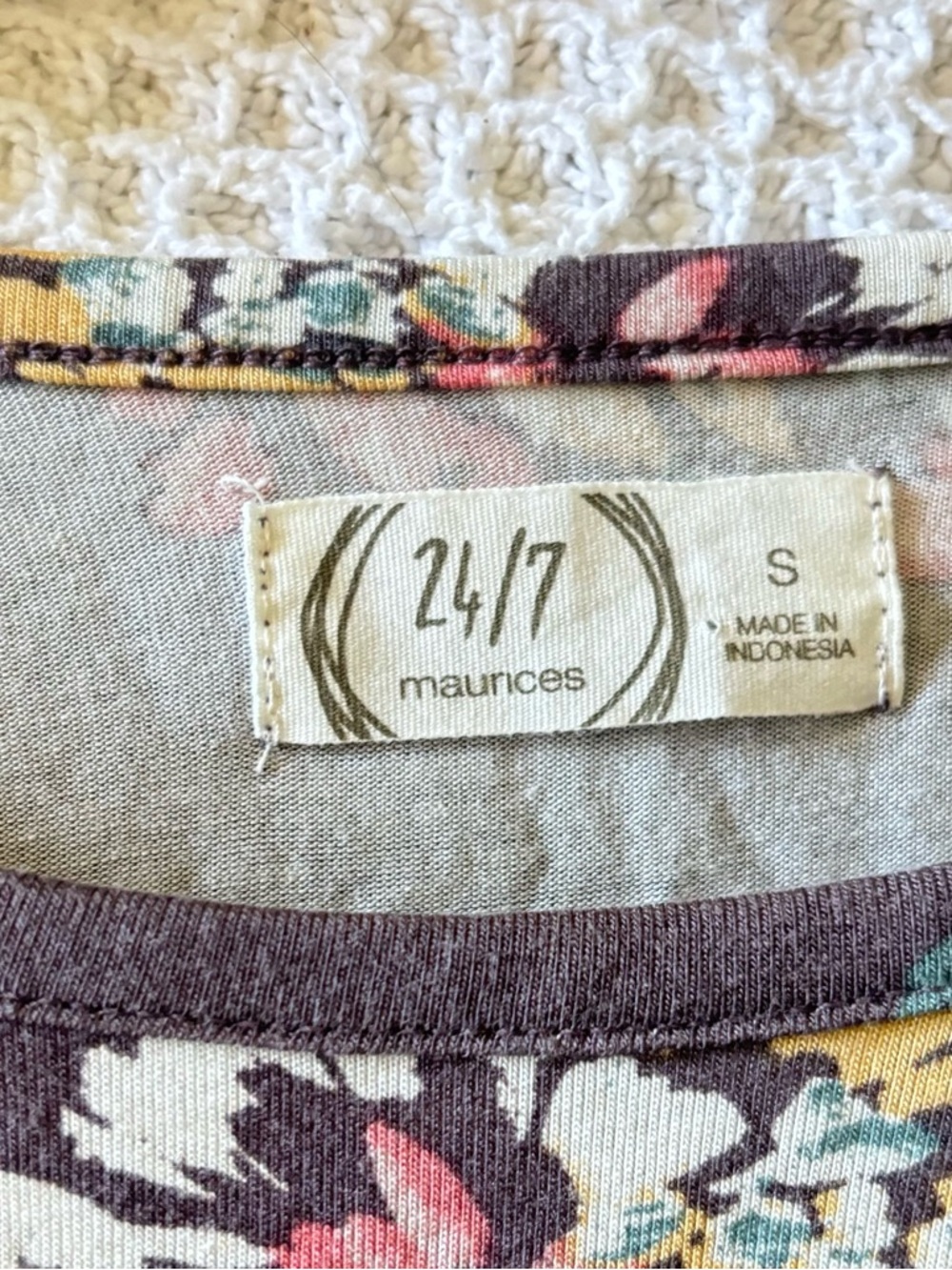 Maurices Floral Knit Top in Gray with Pink & Teal Accents - Picture 4 of 5
